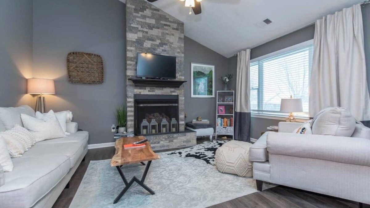 Keene House | This house is a 3 bedroom(s), 2 bathrooms, located in Lexington, KY.