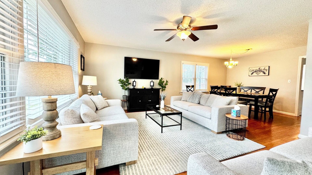 Marion House | This house is a 4 bedroom(s), 2 bathrooms, located in Marion, IN.