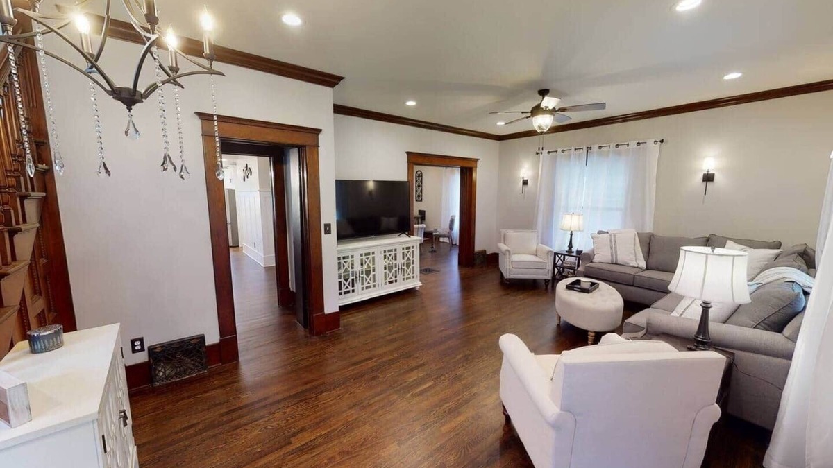 Wichita House | This house is a 6 bedroom(s), 3.5 bathrooms, located in Wichita, KS.