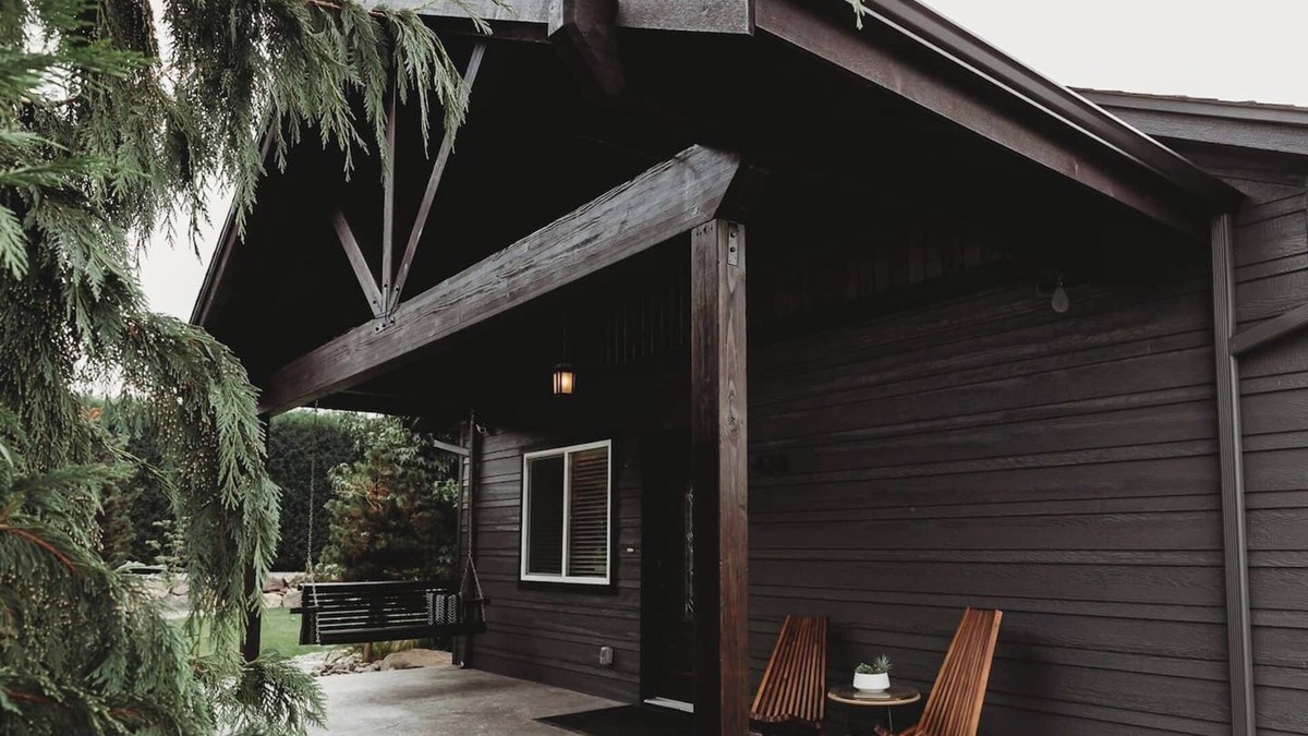East Wenatchee House | This house is a 2 bedroom(s), 2 bathrooms, located in East Wenatchee, WA.