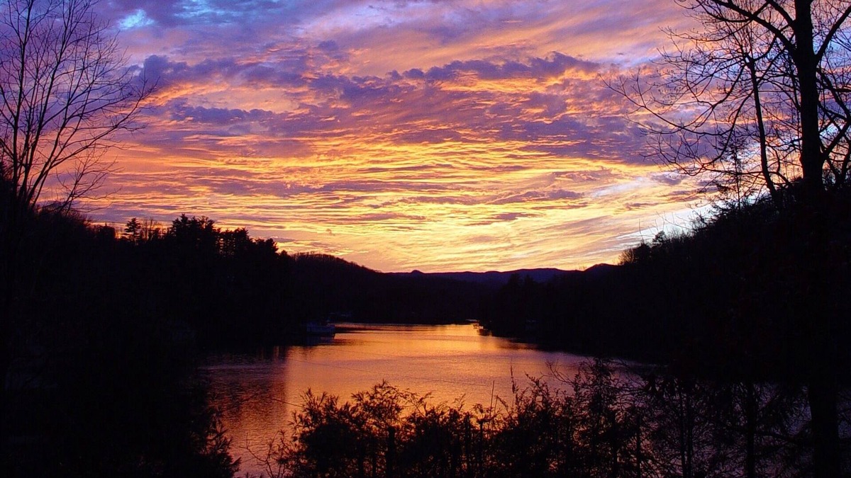 Saluda Cabin | This House Is Lake Summit, Truly Original but with all the Modern Amenities