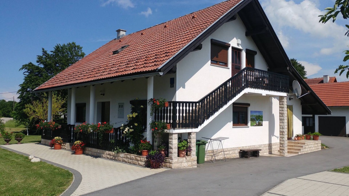 Smoljanac House | This is new 4* apartament ,placed near beautiful nacional park Plitvice