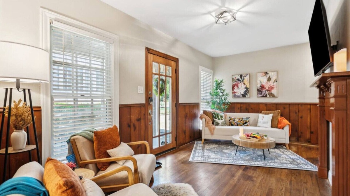 Monticello House | This is Your Home Away From Home! Warm & Comfy 2BD