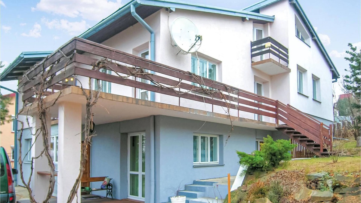 Iwonicz-Zdroj House | This large, cozy house with mixed furniture is situated on a natural plot with beautiful views of th