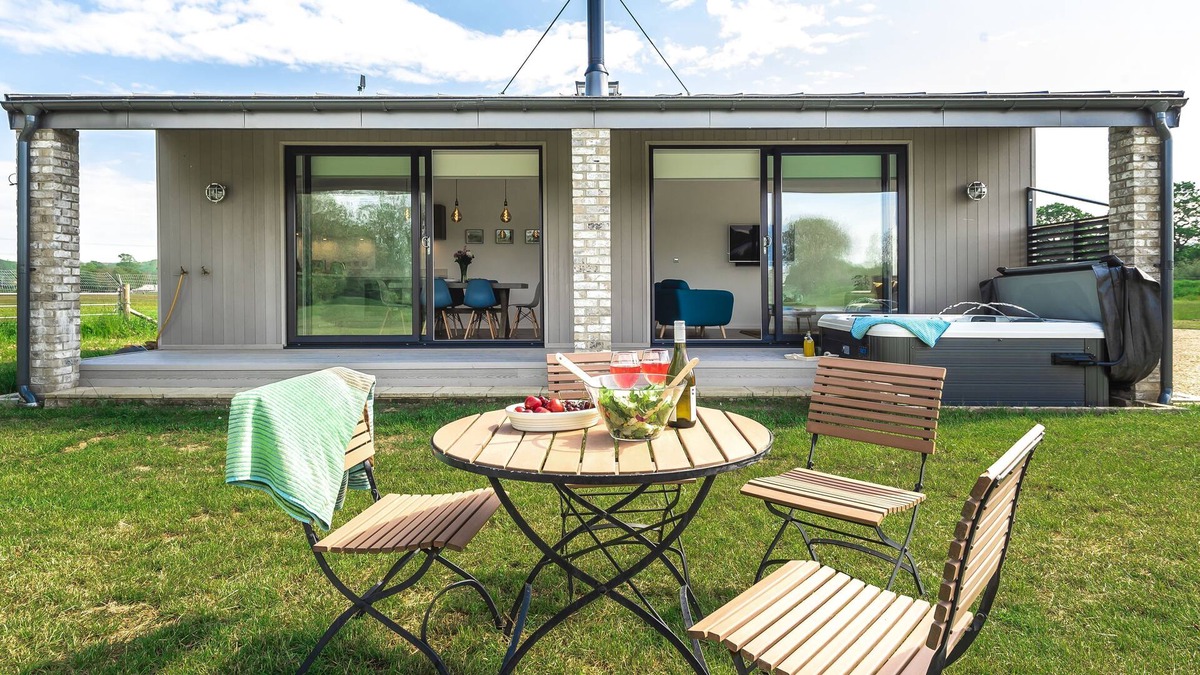 Sturminster Marshall House | This luxury lodge is contemporary in style, and light filled throughout.