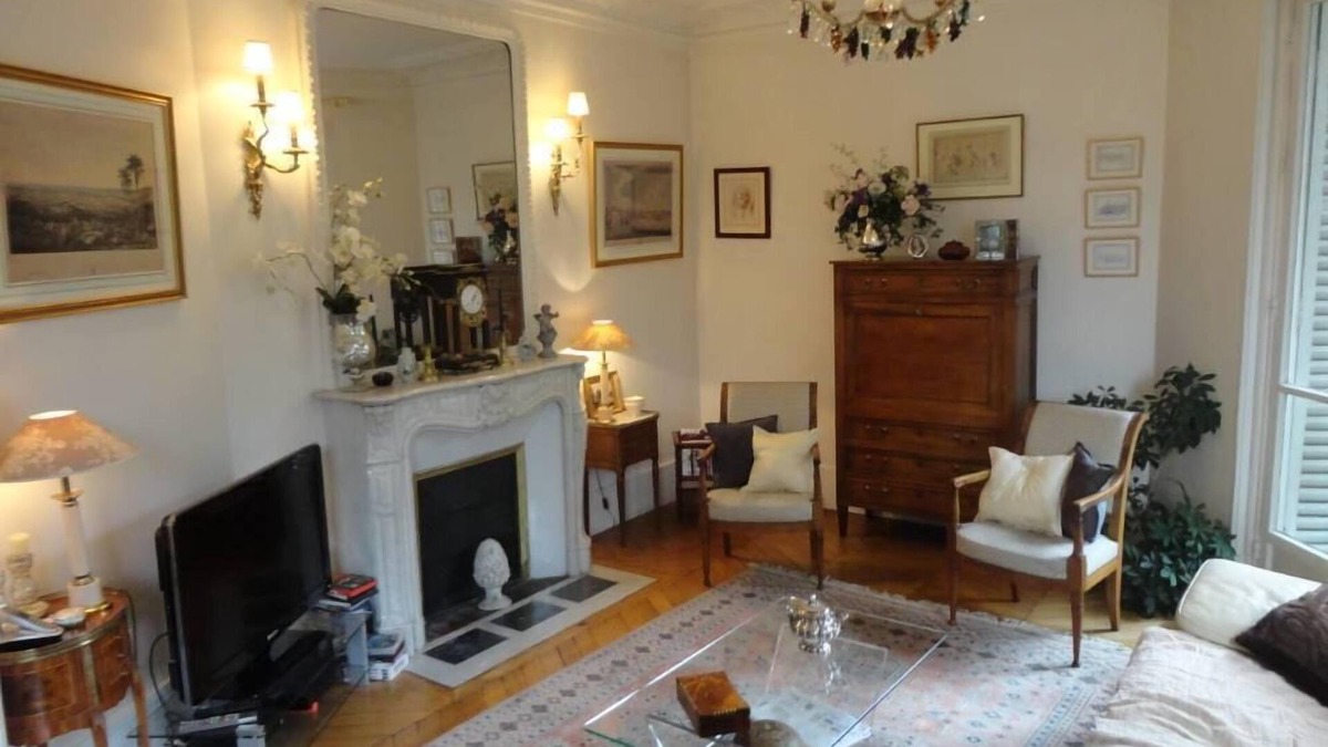 17th Arrondissement Apartment | This nice flat, in Plaine-Monceau, is traditional and can comfortably accommodate 4 people