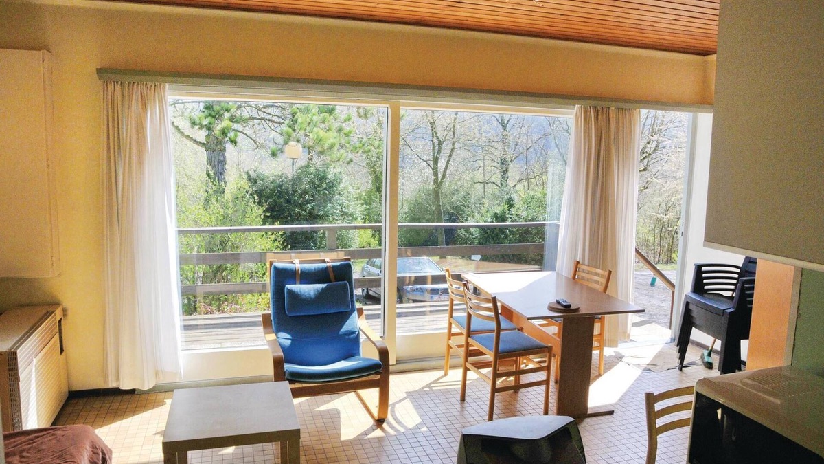 Waulsort House | This practically furnished vacation home guarantees a pleasant vacation in the Ardennes.