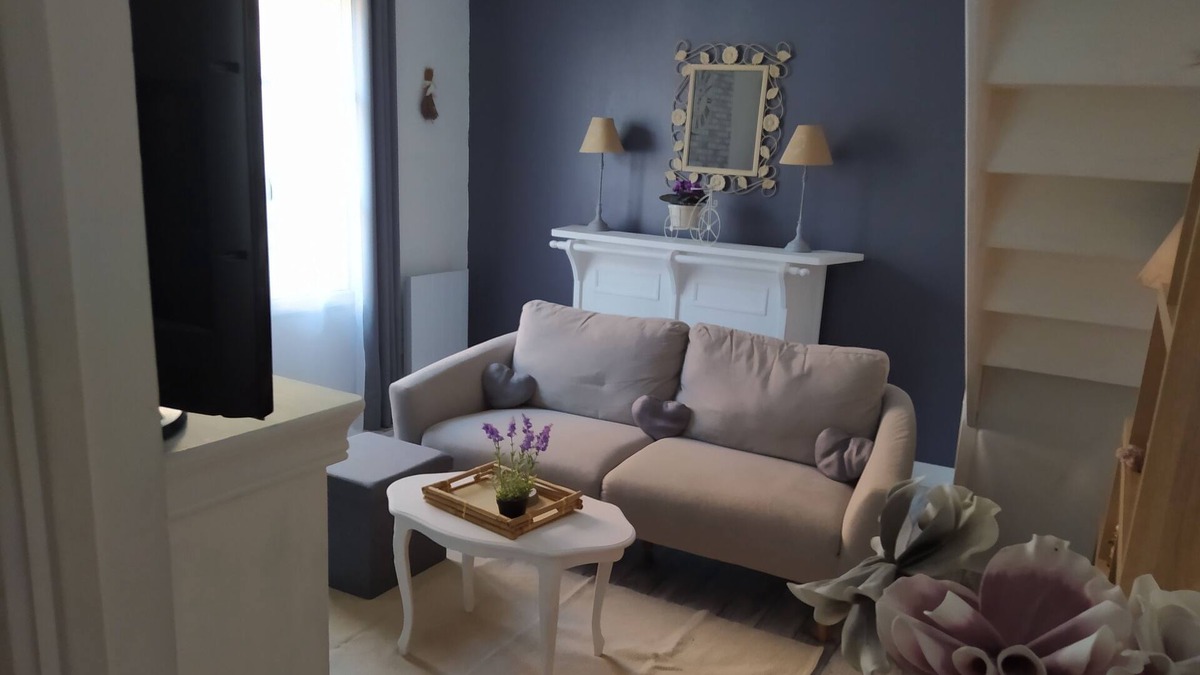 Equemauville Apartment | This residence in the heart of Honfleur is a great place to live.