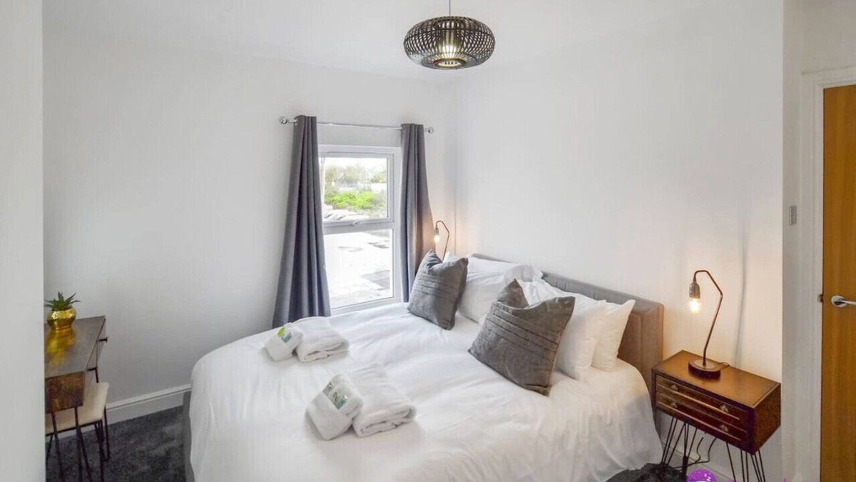 Salisbury Apartment | Thomas 1 bed Apt w/cathedral views - Stayseekers
