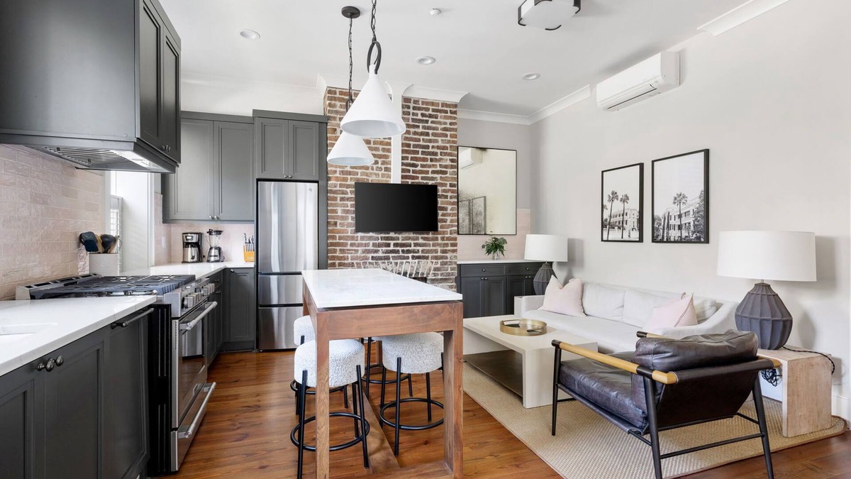 Cannonborough Elliotborough Apartment | Thomas Waring House | Unit B | Sleeps 4