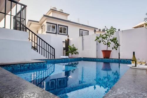 Parra Villa | Thor Villa, 5BHK-Private Pool-Cook-Caretaker