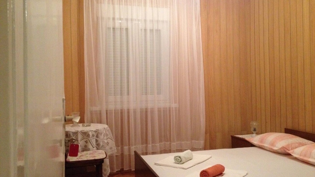 Drasnice Apartment | Three bedroom apartment near beach Drašnice, Makarska (A-23448-b)