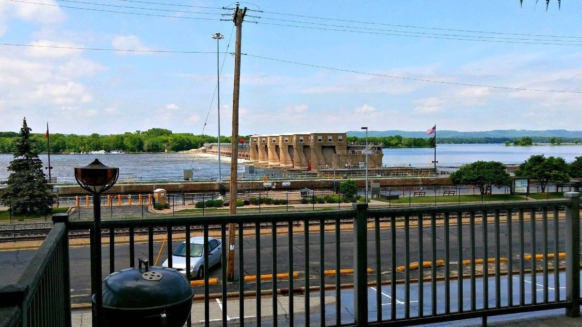 Alma Apartment | Three-Bedroom Apartment with River View
