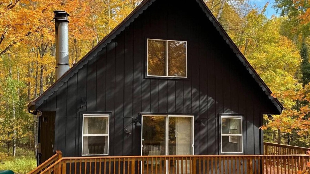 Stambaugh House | Three Bedroom Chalet Suite Steps From Ski Brule w/Wood Burning Fireplace