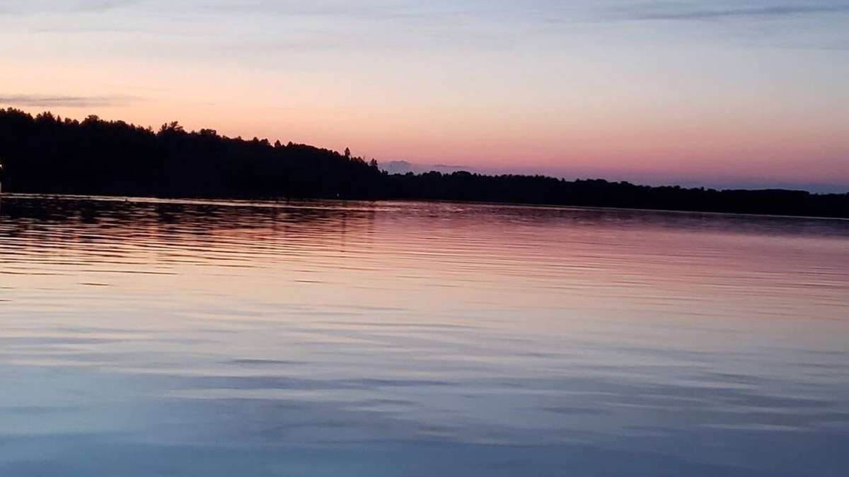 Park Rapids House | Three bedroom hide-a-way with spacious deck over looking Island Lake.