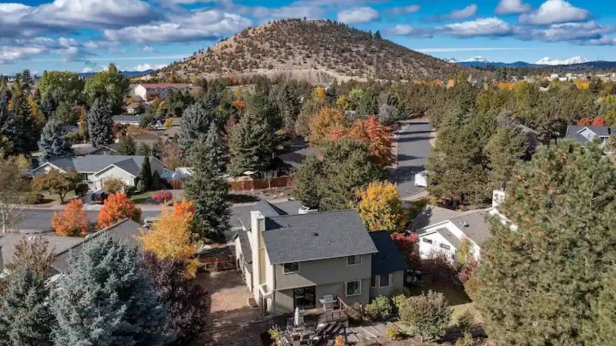 Mountain View District House | Three bedroom house in quiet neighborhood.