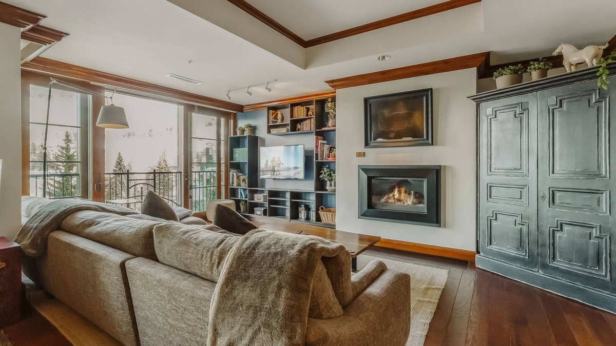 Vail Condo | Three Bedroom Residence by InvitedHome | Ski Shuttle, Pool, Hot Tub, Lounge Bar