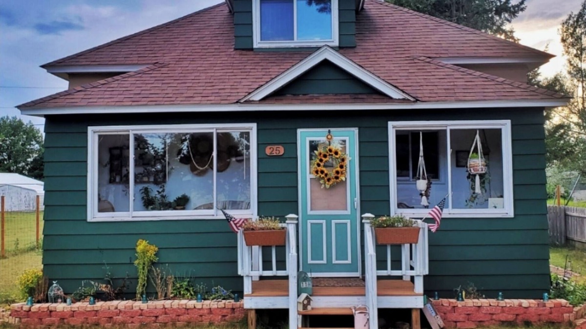 Gwinn House | Three Bedroom Time Capsule House in Hidden Gem Gwinn, Michigan