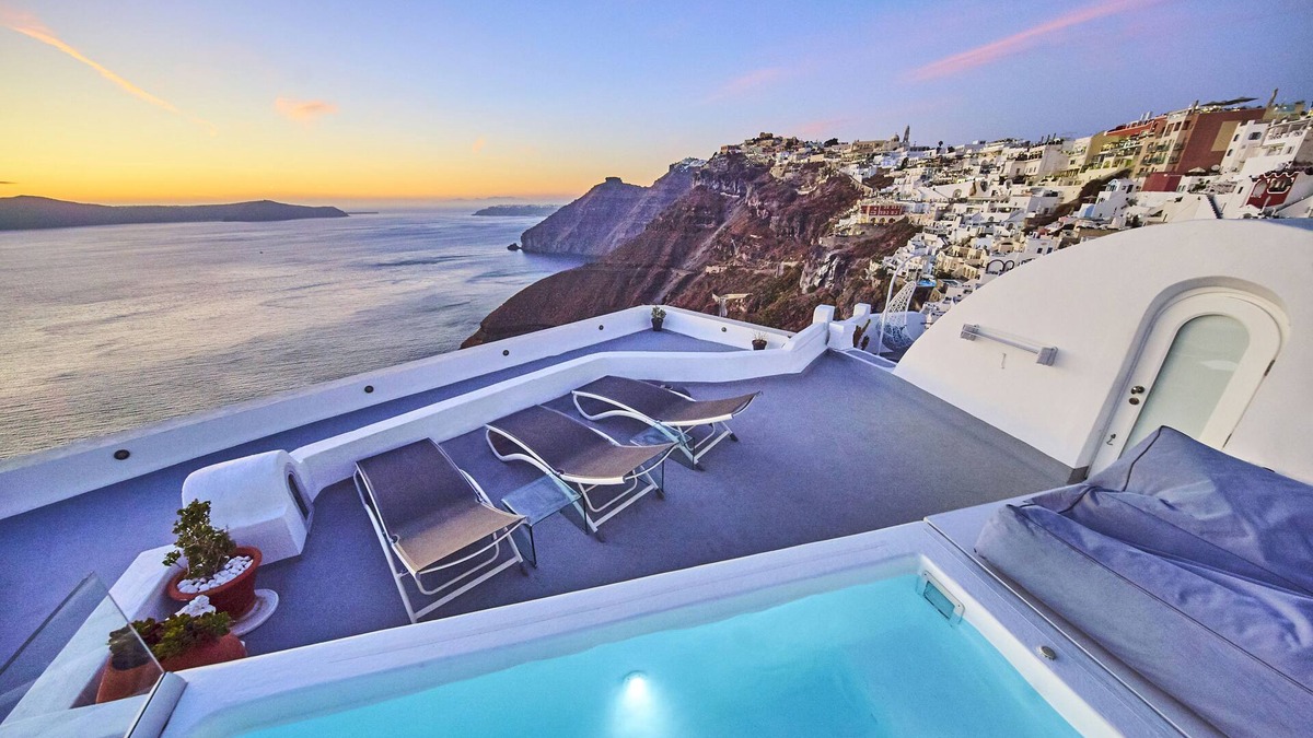 Fira Villa | Three bedroom villa with Caldera view and heated Jacuzzi pool