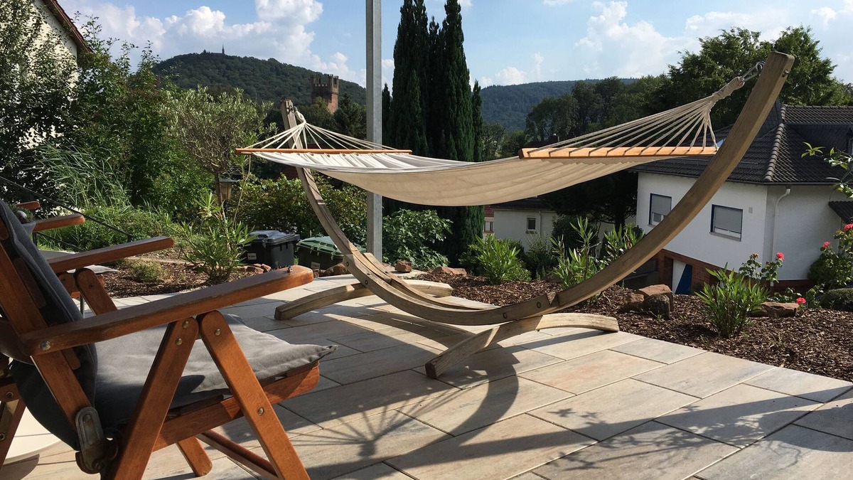 Neckarsteinach Apartment | Three-castle view in an apartment with a covered terrace and castle view