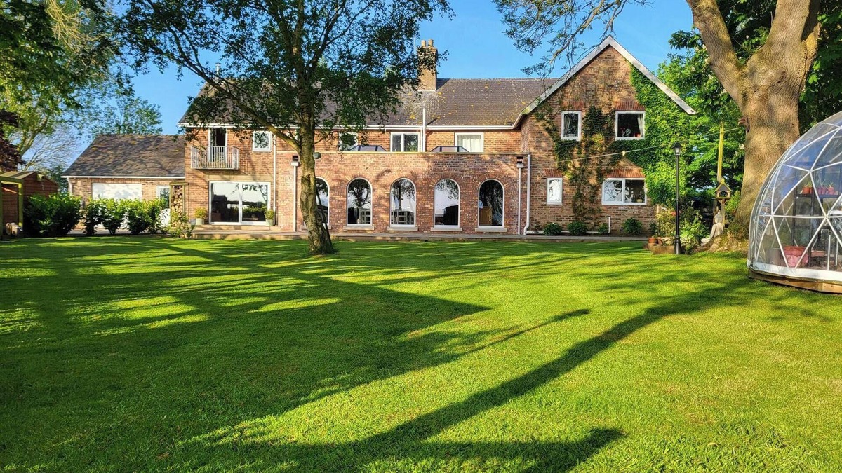 Driffield House | Three Farthings Bed & Breakfast, a quiet and peaceful countryside location.