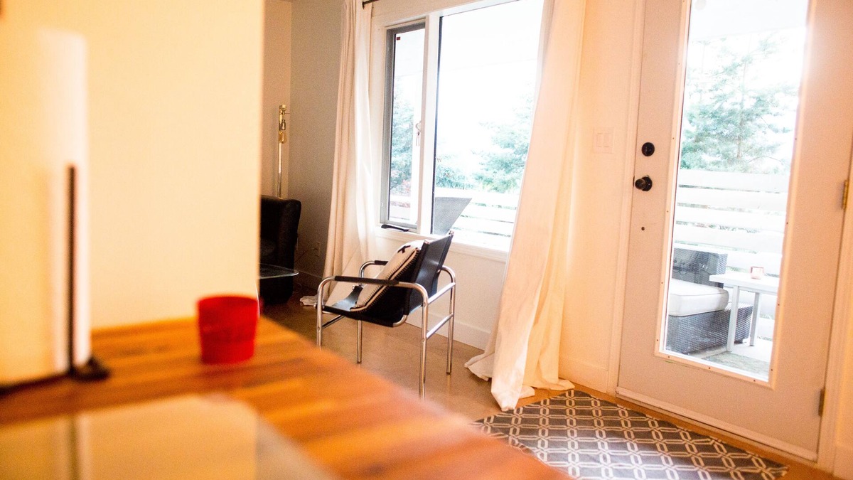 Central Okanagan House | Three Lakes Vacation Suite.Enjoy life along the “Scenic Sip”