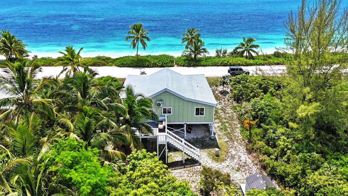 Bahama Palm Shores House | Three Palms Beach Retreat - Entire beachfront home in Bahama Palm Shores