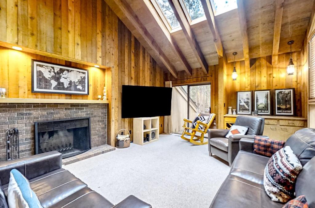 Black Butte Ranch House | Three Peaks Hideaway