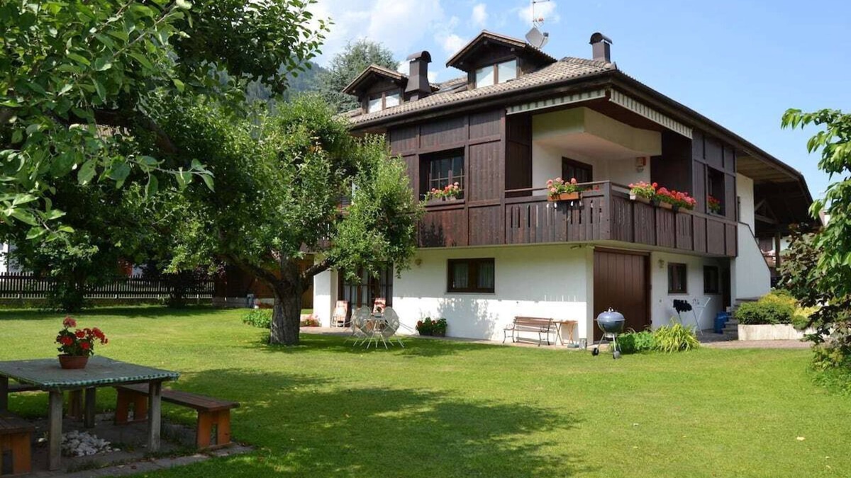 Monclassico Apartment | Three-room apartment on the top floor of a villa