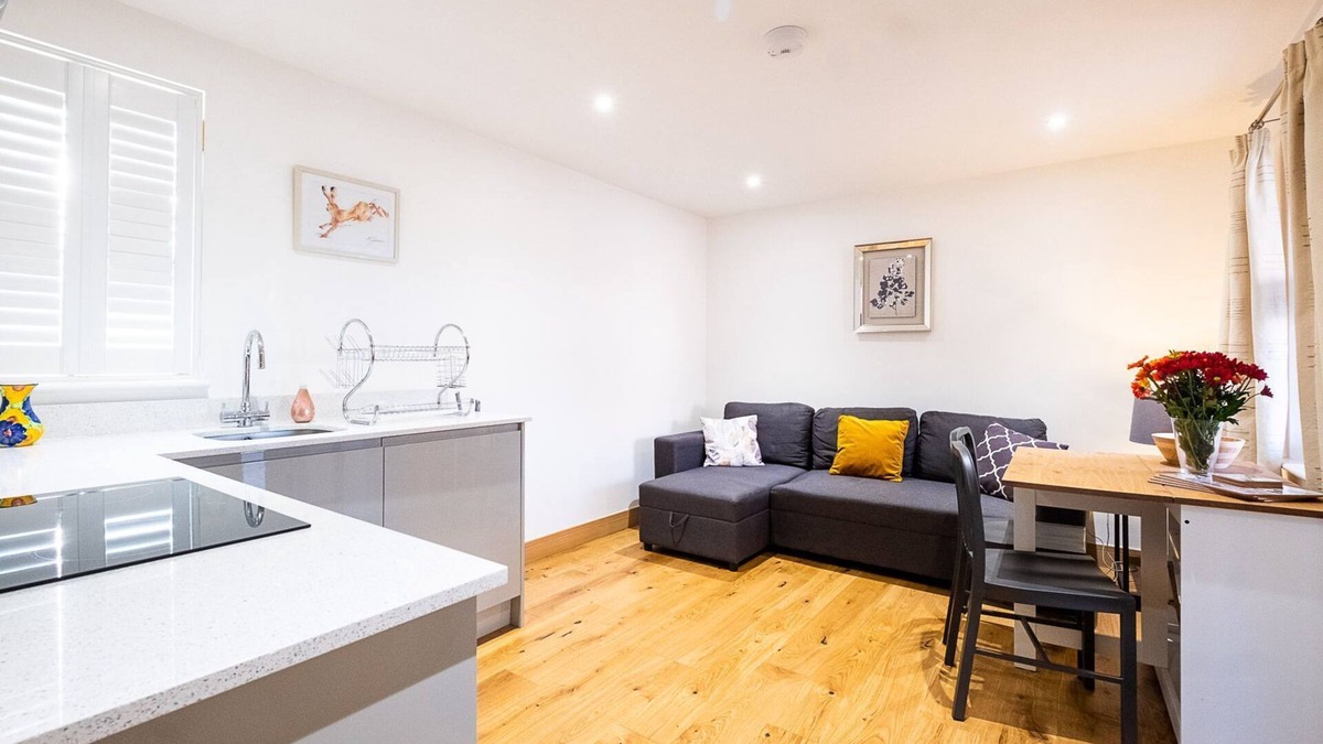 Pettistree Cottage | Three Tuns Apartments - Sycamore - sleeps 2 guests in 1 bedroom