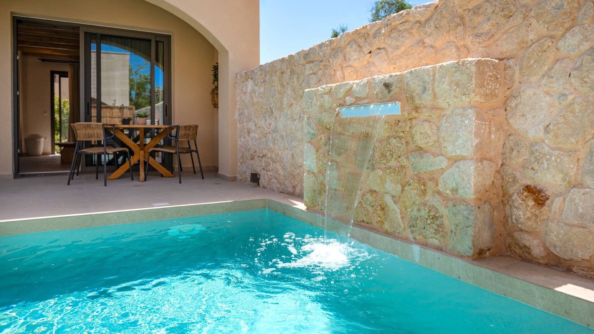 Kouramades Villa | Throubi Villa: 2BR Corfu Retreat - Pool, WiFi, 7min to Airport