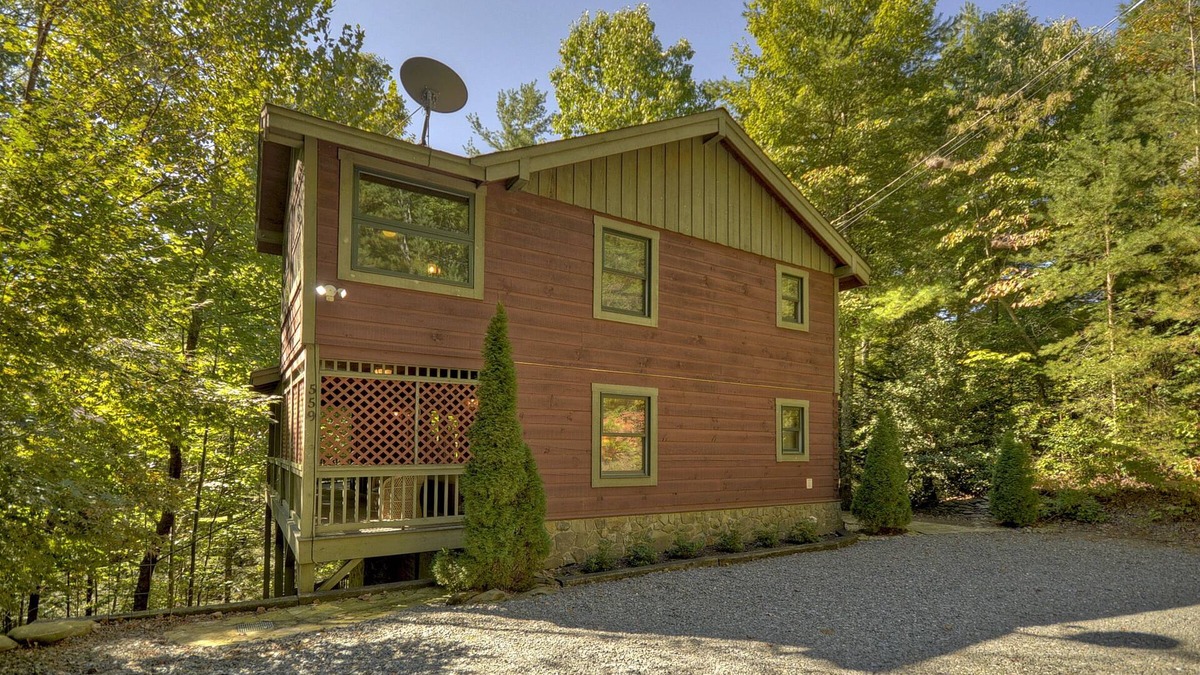 Walnut Mountain Cabin | Thunder Falls | Waterfalls | Fishing-Lake Access