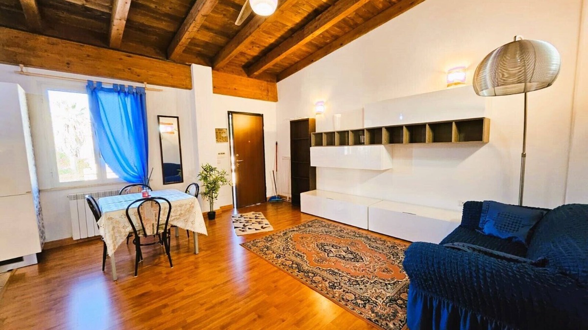 Zona LVIII Prima Porta Apartment | TIberius Apartment is an elegant apartment located in a private and quiet area.