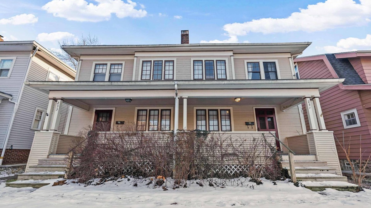 Clintonville House | Tibet Twins Suites – For 12!