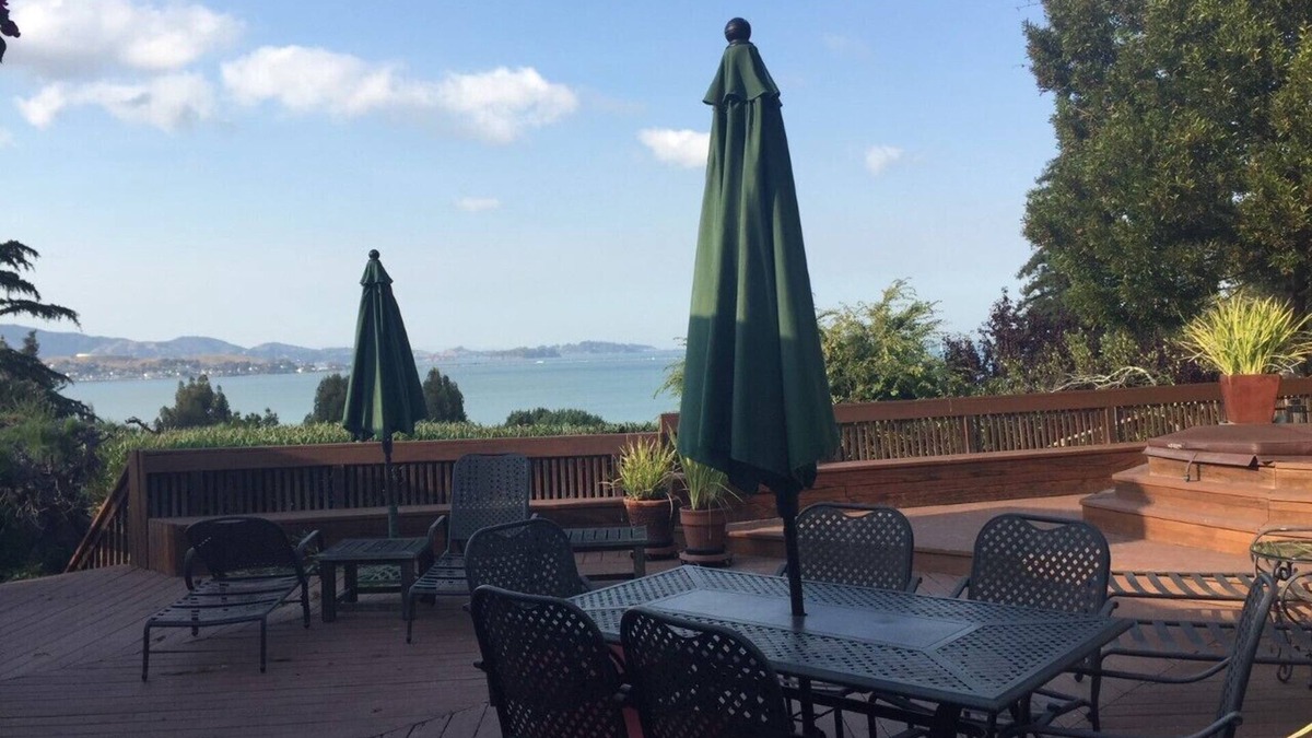 Tiburon House | Tiburon . 4BR. 4BA 4000 Sq. Ft. home on pvt. lane close to SF BAY water views