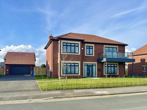 Bridlington House | Tides and Tee Off