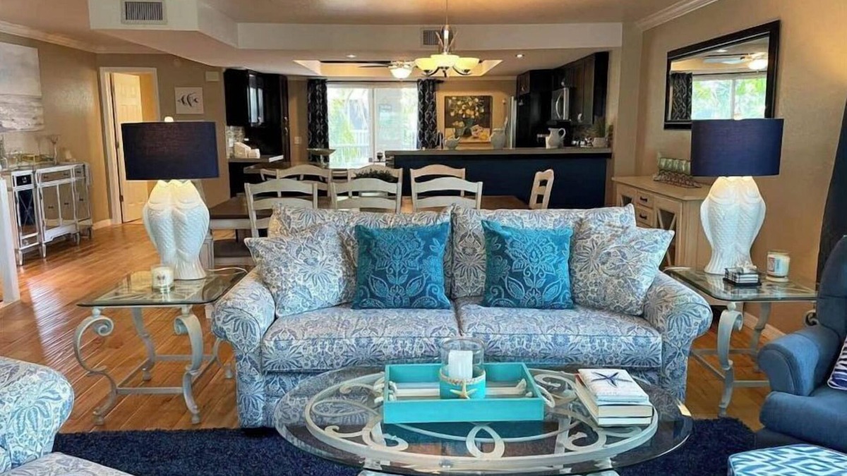 Tierra Verde Condo | Tierra Palms - Pool View, Garage, Nearby Beaches