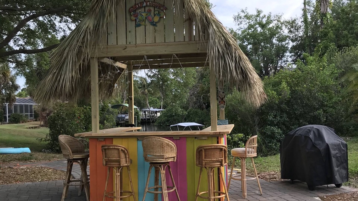 Riverbend Country Club House | Tiki Retreat