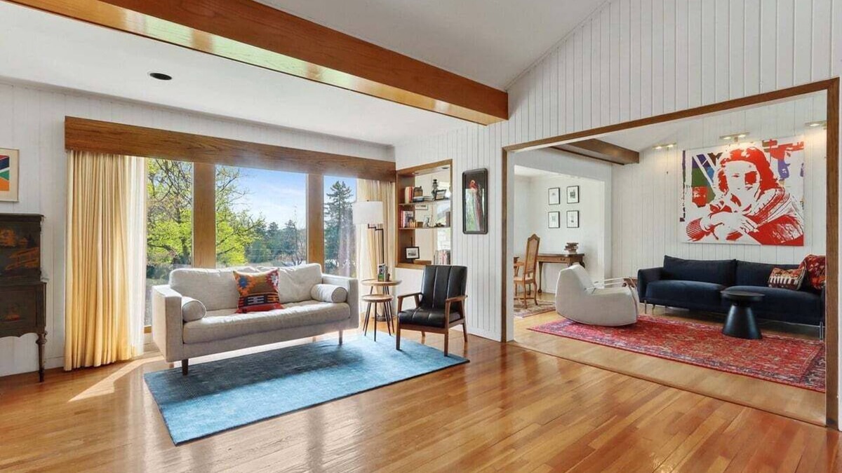 Lake Geneva House | Timber Ridge-An Artist Retreat Infused w/Character |Perched on a Hill Overlooking Geneva Lake & Town