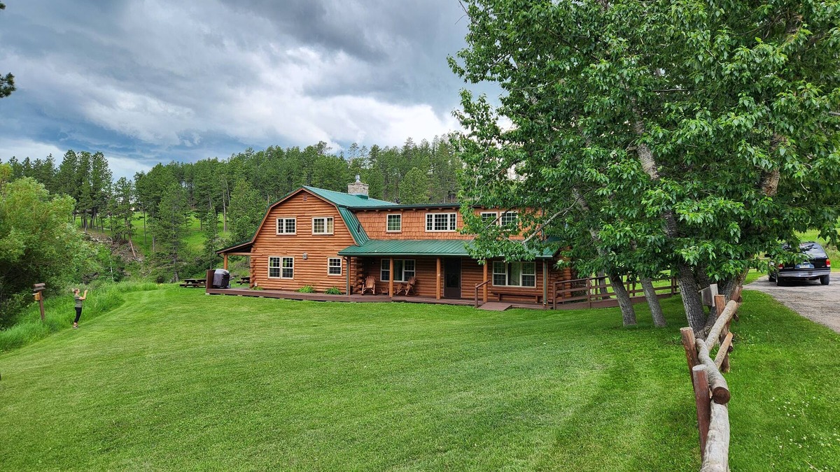 Hill City Cabin | Timber Ridge Lodge, Hill City with 6 bedrooms/4.5 baths 7 acres, stream, meadow!
