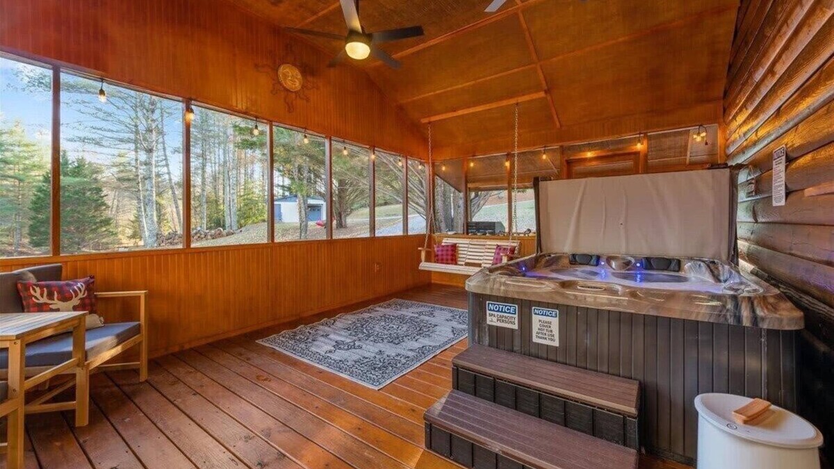 Suches Cabin | *Timber & Tin 2*Cabin|Couples Getaway|Creek|HotTub