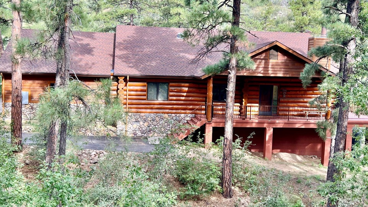 Highland Pines Cabin | Timbertrail Lodge - Prescott Cabin Rentals
