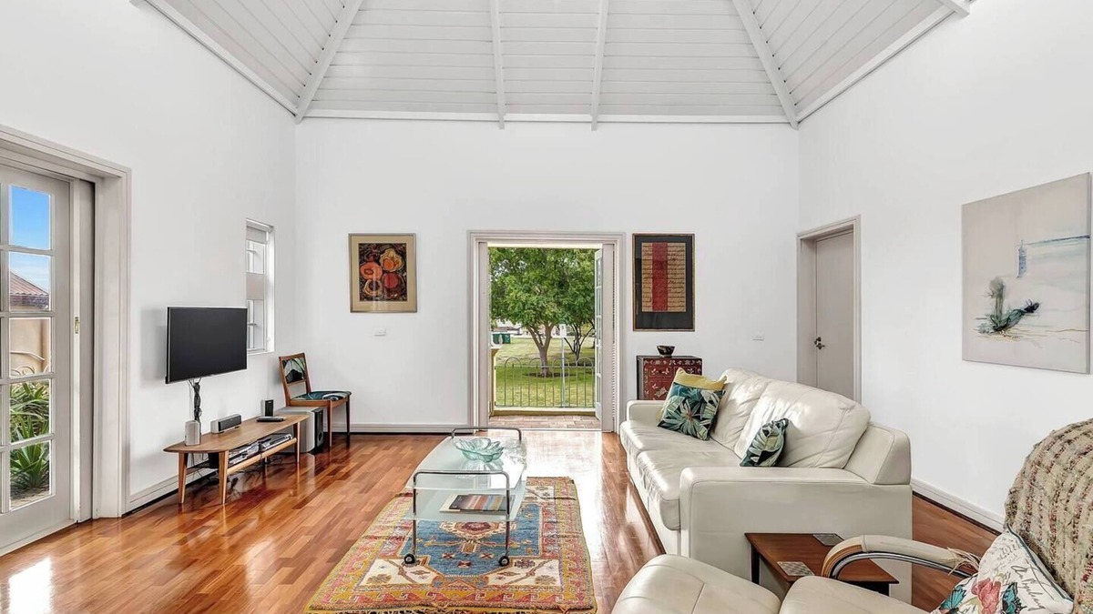 Semaphore Apartment | Time and Tide Hideaway A Spacious Beachside Escape