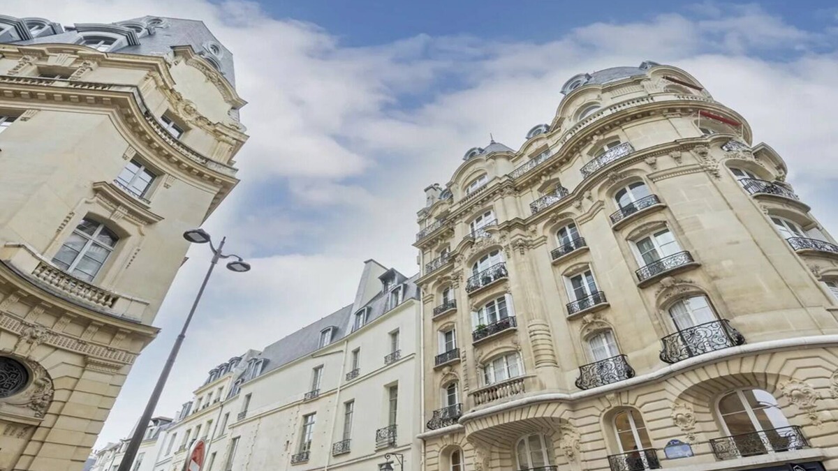 Vivienne Apartment | Timeless Elegance:Classic Parisian Architecture Meets Modern Luxury-Palais Royal