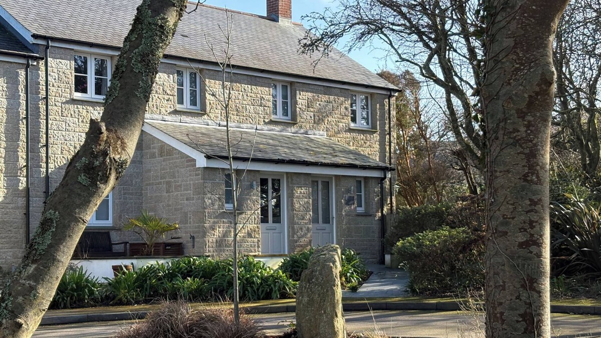Pendeen Cottage | TINNERS REST, pet friendly, character holiday cottage in Pendeen