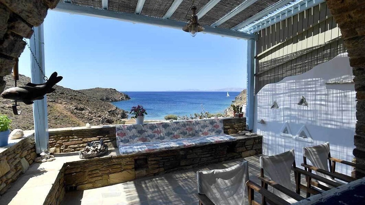 Tinos Villa | Tinos traditional Cycladic residence villa 60 meters from sea