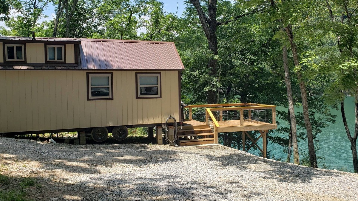 Garfield House | Tiny Cabin-Lakefront Perfect Escape for 1 or 2 Guests; King Size Bed in Loft.