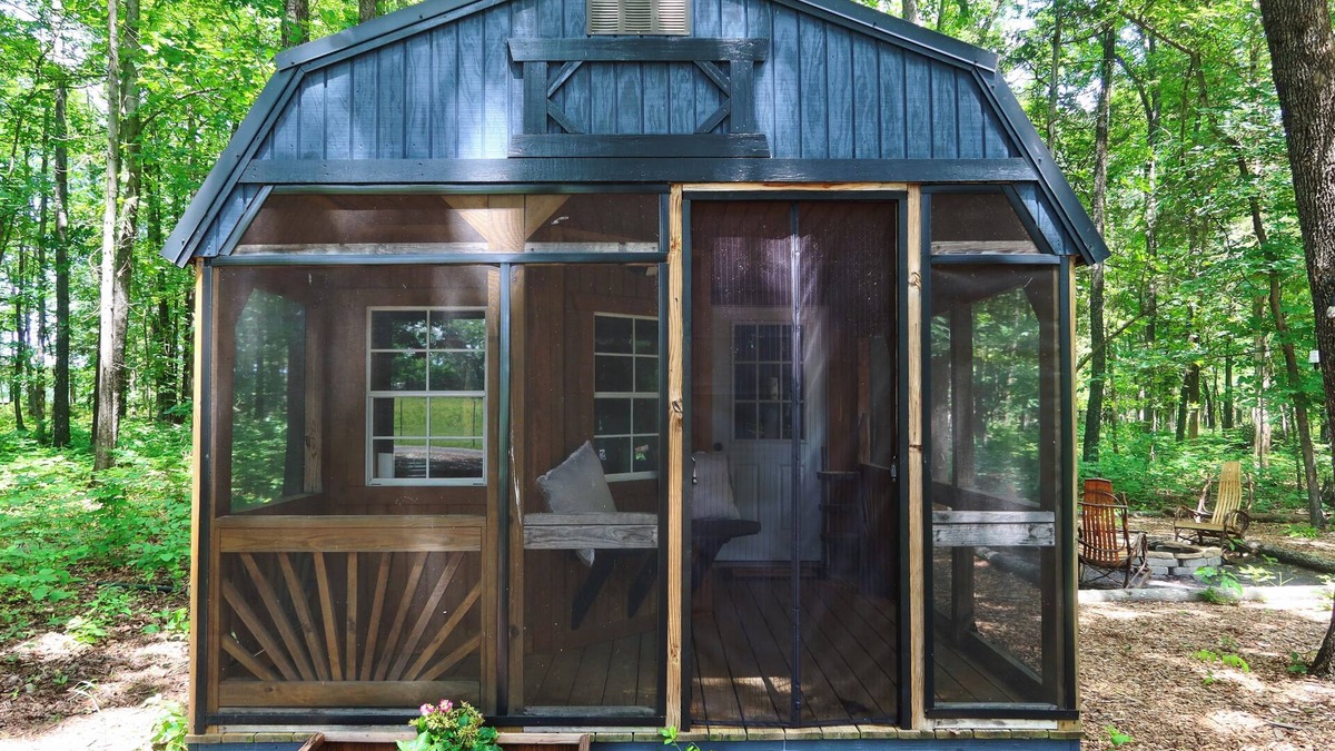 Culpeper Cabin | Tiny Cabin with beautiful country views. Pet friendly!