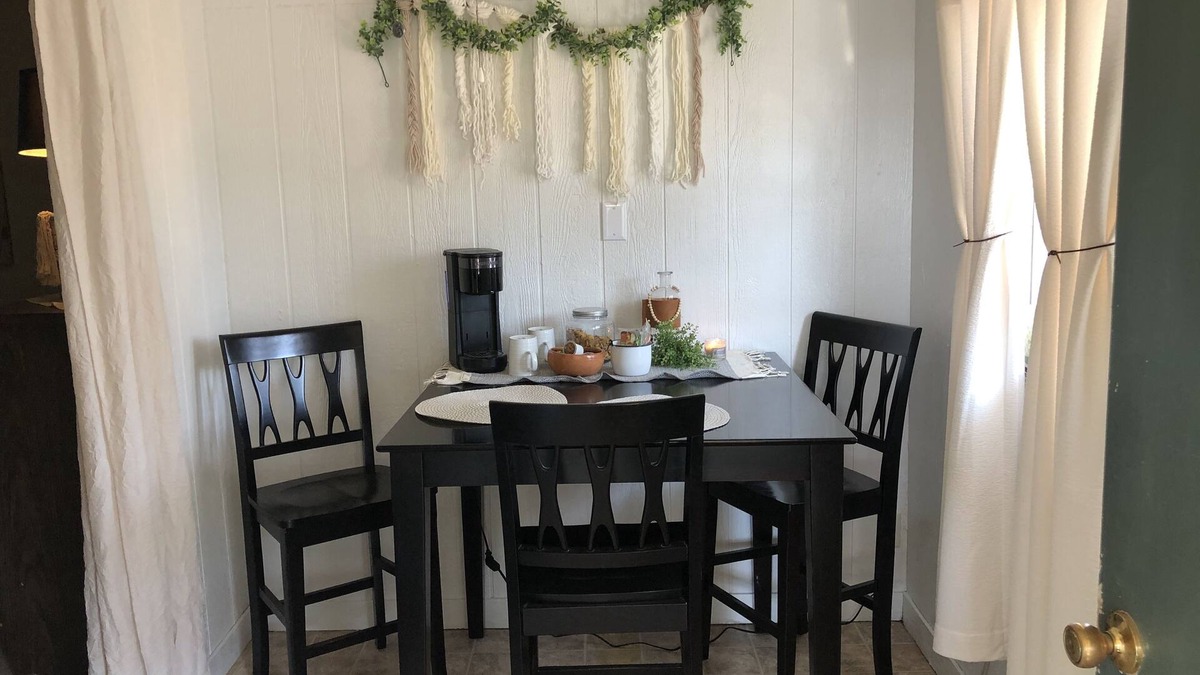 Uvalde House | Tiny casita in beautiful Uvalde, 20 minutes from Frio River