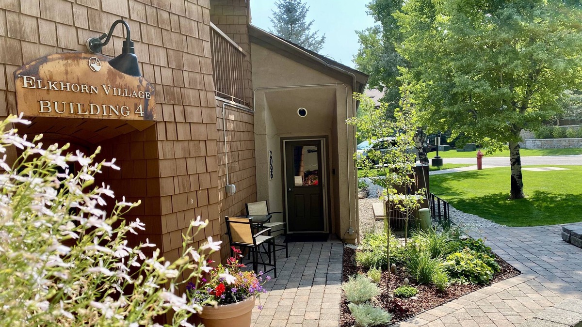 Elkhorn Village Apartment | Tiny Condo, Quietly Nestled in Sun Valley